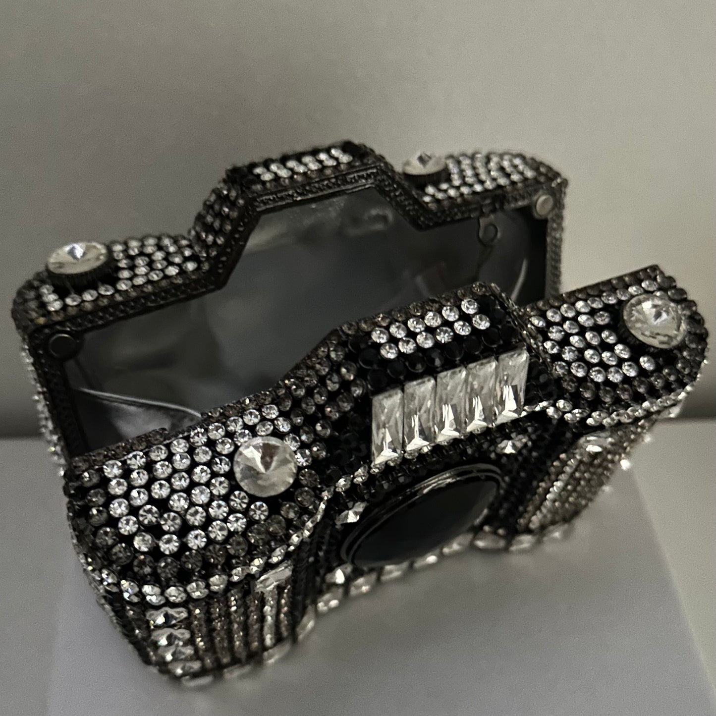 Pose for me | sparkling purse